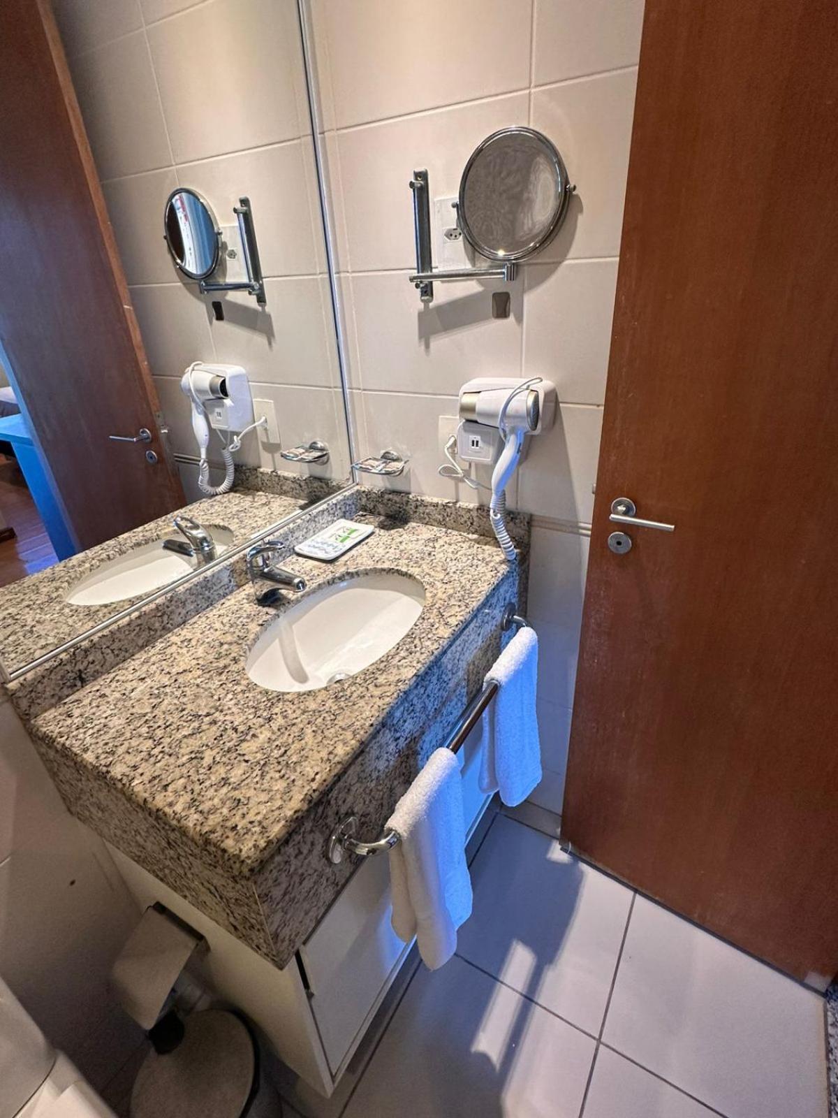 Flat Na Barra Da Tijuca.