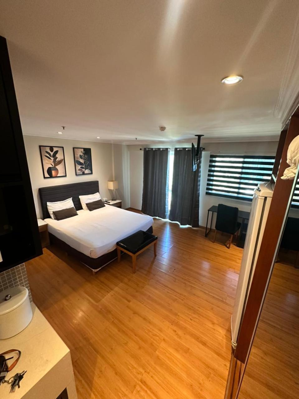 Flat Na Barra Da Tijuca. Rio de Janeiro