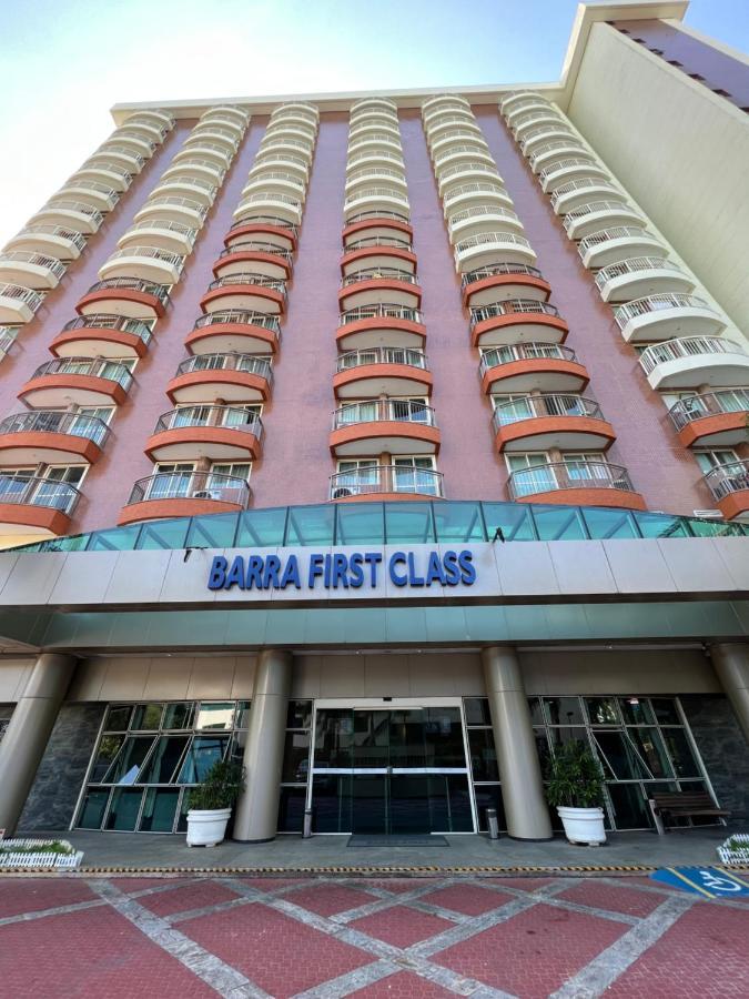 Barra Da Tijuca - 508 - De Frente Maravilhosa Piscina - Estacionamento Gratuito - Academia Comphania Atletica - Balsa Gratis - Microondas - Geladeira Grande - Recepcao 24horas - Wi-fi - Com Pia Apartamento *
