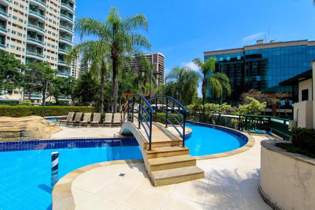 Barra Da Tijuca - 508 - De Frente Maravilhosa Piscina - Estacionamento Gratuito - Academia Comphania Atletica - Balsa Gratis - Microondas - Geladeira Grande - Recepcao 24horas - Wi-fi - Com Pia Río de Janeiro